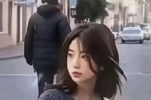 顶流女星红毯互撕太刺激！站位暗战+造型翻车现场曝光内娱潜规则被扒