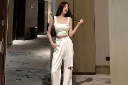 知名男星曝港圈潜规则！被男富豪开价1500万包养遭女星睡衣诱惑
